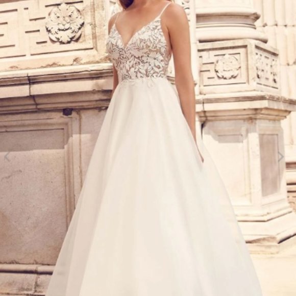 Natural, embroidered floral top, a-line - Picture 5 of 6